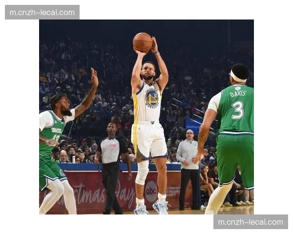 勇士防守端采取激进策略，但犯规控制成为关键影响因素